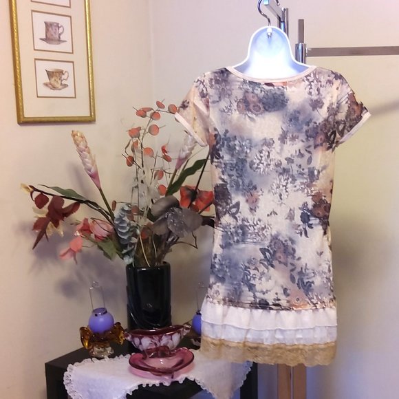 NWT Women’s Chic Beautiful Floral Printed Short Sleeve Scoop Neck Blouse Top - Picture 6 of 6